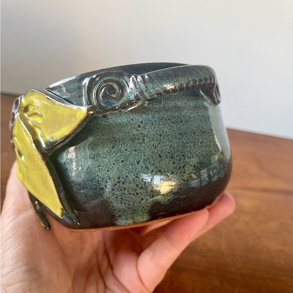 Mudworks PA USA Pottery Bowl Sunflower Design and One Handle Excellent Condition - Picture 5 of 7